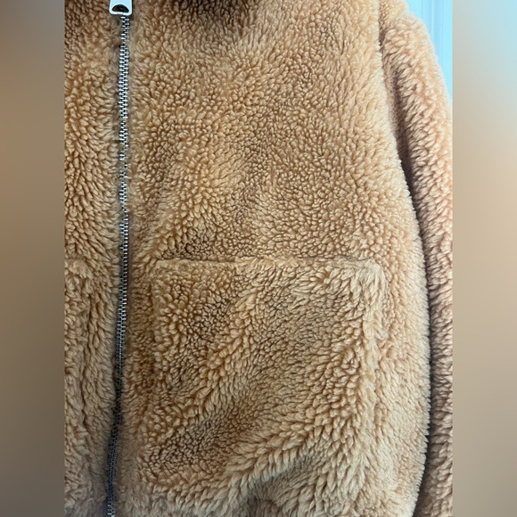 URBAN OUTFITTERS Teddy Bear Jacket/Coat (Tan Colour with silver zipper) - Picture 4 of 7